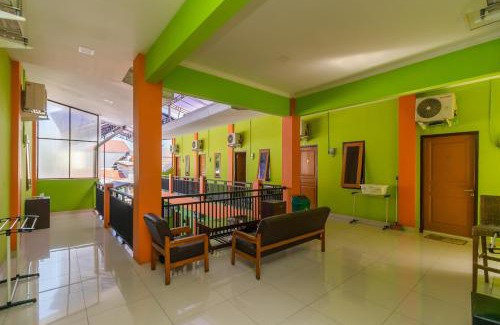 North Cirebon House | RedDoorz near Kejaksan Station Cirebon 2