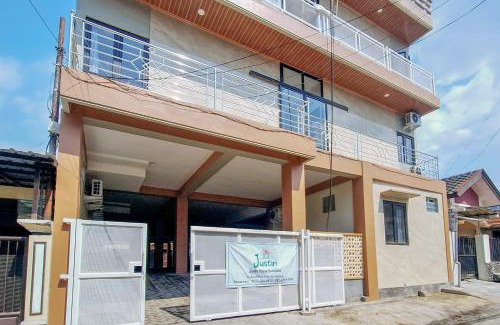 Malang Hotel | RedDoorz near Malang Creative Center