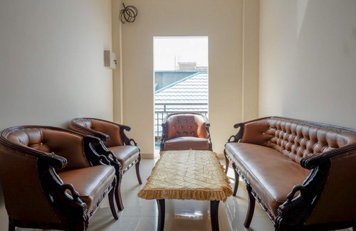 Palu Hotel | RedDoorz near Millenium Waterpark Palu