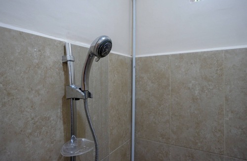 Palu Hotel | RedDoorz near Millenium Waterpark Palu