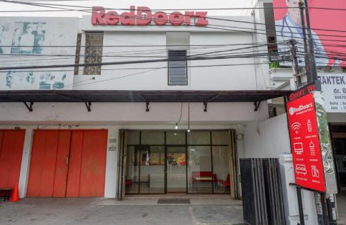 Tegal House | RedDoorz near Pacific Mall Tegal 2