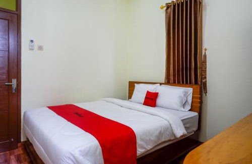 Purwokerto Hotel | RedDoorz near Rita Supermall Purwokerto 2