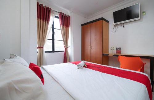 Pekanbaru Hotel | RedDoorz near RSIA Andini Pekanbaru