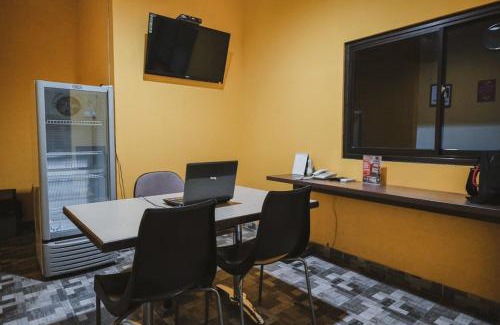 Jakarta Utara House | RedDoorz near RSUD Koja