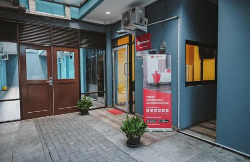 Jakarta Utara House | RedDoorz near RSUD Koja