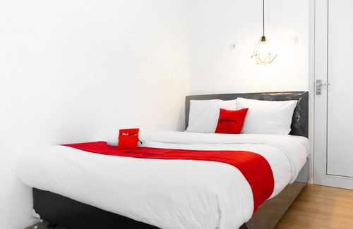 West Semarang House | RedDoorz near Sam Poo Kong 3