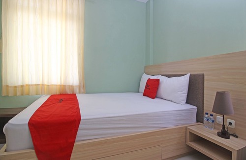 Solo City Centre Hotel | RedDoorz near Solo Balapan Station