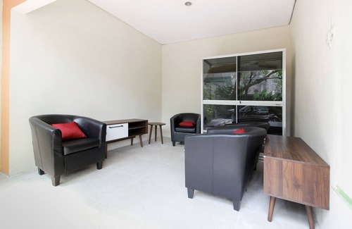 Solo City Centre Hotel | RedDoorz near Solo Balapan Station 2