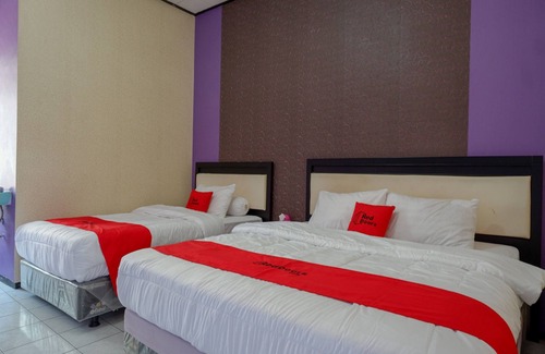 Kebumen House | RedDoorz near Stasiun Kebumen