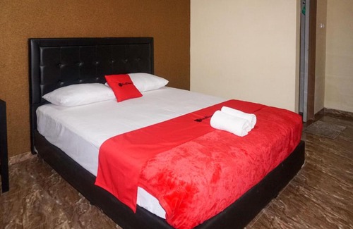 Kebasen Hotel | RedDoorz near Stasiun Kroya