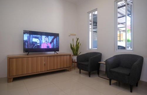 Solo City Centre Hotel | RedDoorz near Stasiun Solo Balapan 3