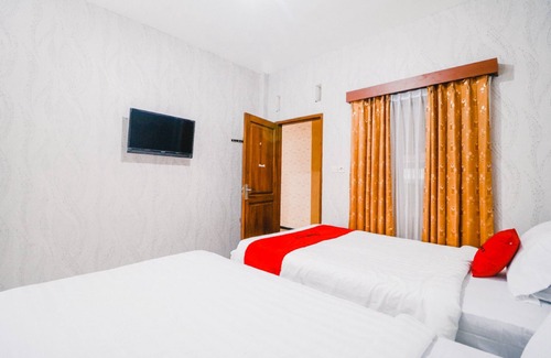 Batu Hotel | RedDoorz near Taman Rekreasi Selecta