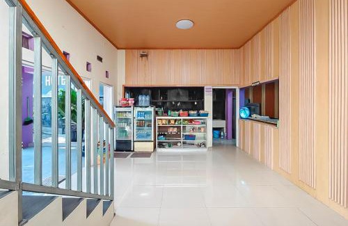 Salatiga Hotel | RedDoorz near Terminal Bus Tingkir Salatiga