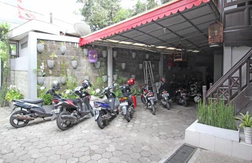 Condongcatur House | RedDoorz near Terminal Condong Catur
