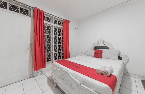 Cianjur Hotel | RedDoorz near Terminal Pasir Hayam Cianjur