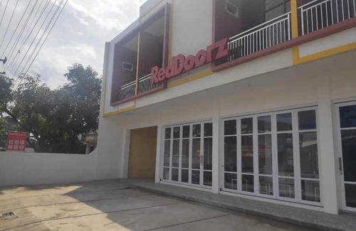 Banyumas Hotel | RedDoorz near Universitas Muhammadiyah Purwokerto