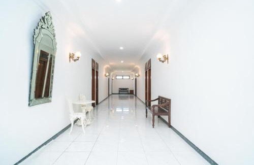 Banjarsari Hotel | RedDoorz Plus at Hotel Surya Solo