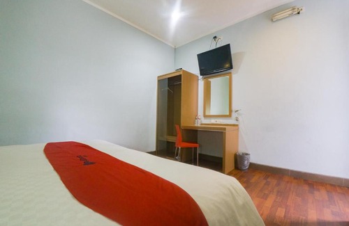 Klojen Hotel | RedDoorz Plus @ Celaket