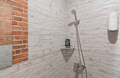 Bandung Hotel | RedDoorz Plus @ Doorman Guest House