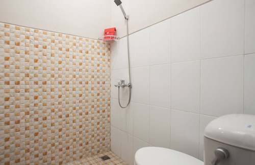 Rogojampi Hotel | RedDoorz Plus near Banyuwangi Airport