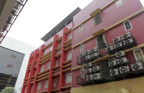 Jaka Sampurna House | RedDoorz Plus near Galaxy Bekasi