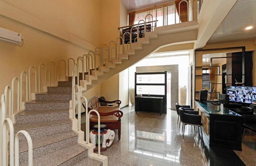 Cawang House | RedDoorz Plus near Halim Perdanakusuma 2