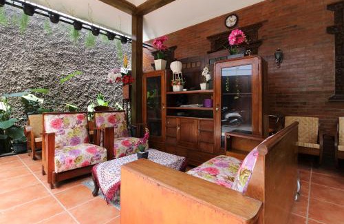 Pogung Lor House | RedDoorz Plus near Jogja Kembali Monument