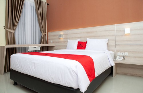 Astana Anyar Hotel | RedDoorz Plus near Pasundan University