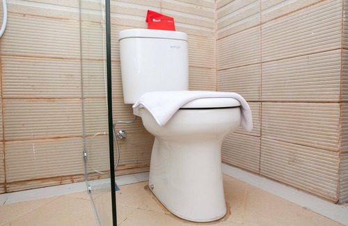 Astana Anyar Hotel | RedDoorz Plus near Pasundan University