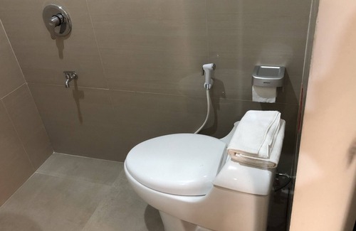 Solo City Centre Hotel | RedDoorz Plus near Solo Paragon Mall