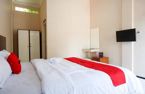 Cilacap House | RedDoorz Plus near Stadion Wijaya Kusuma