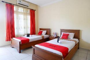 Cilacap Hotel | RedDoorz Plus near Stadion Wijaya Kusuma