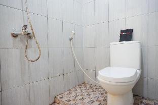 Cilacap Hotel | RedDoorz Plus near Stadion Wijaya Kusuma