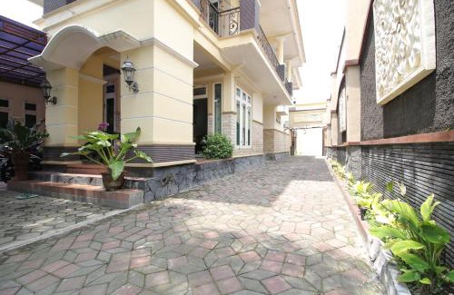 Depok House | RedDoorz Plus near STIE YKPN