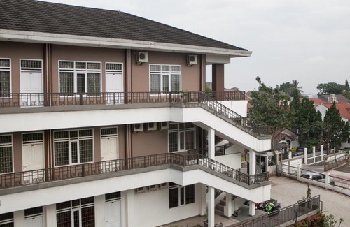 Pasteur House | RedDoorz Plus near Sukajadi 2