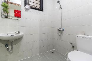 Jakarta House | RedDoorz Plus near Trisakti University