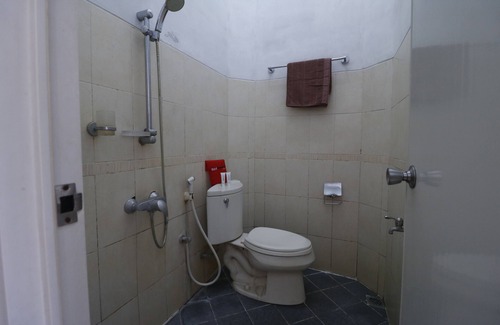 Jatingaleh House | RedDoorz Plus near Undip Tembalang
