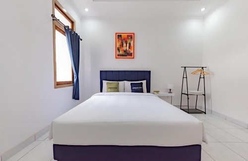 Bandung Hotel | RedDoorz Plus near Universitas Maranatha Bandung 2