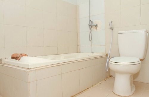 Garut Hotel | RedDoorz Plus @ Otista Garut