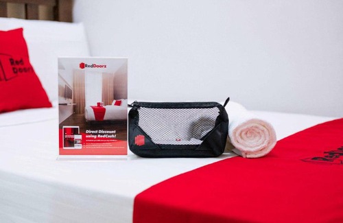 Ambarita Hotel | RedDoorz Plus @ Vantas Hotel Parbaba