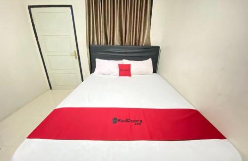 Palu Hotel | RedDoorz @ Porodisa Homestay Palu