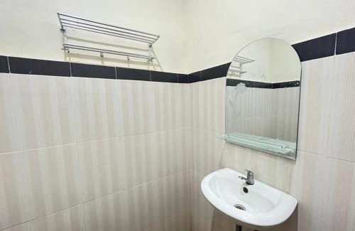Palu Hotel | RedDoorz @ Porodisa Homestay Palu