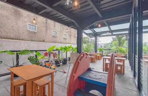 Bandung Hotel | RedDoorz Premium @ Hotel Hebat
