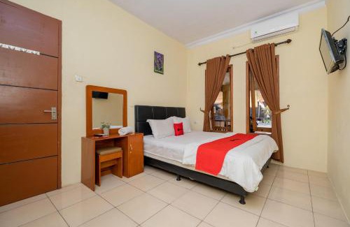 Malang Hotel | RedDoorz Syariah At Danau Maninjau Sawojajar