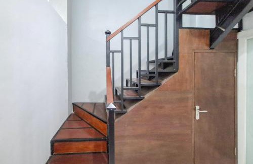 Kendal Hotel | RedDoorz Syariah at Fariza Guesthouse Kendal