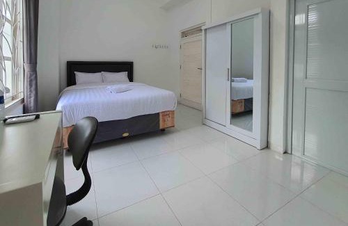 Sleman Hotel | RedDoorz Syariah at Jalan Godean