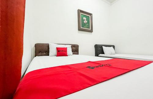 Kepanjen Hotel | RedDoorz Syariah At Santana Stasiun Kepanjen