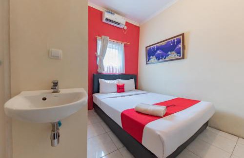 Garut Hotel | RedDoorz Syariah at Sudirman Street Garut