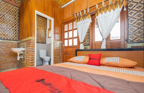 Poncokusumo House | RedDoorz Syariah At Wisma Djokorio Poncokusumo
