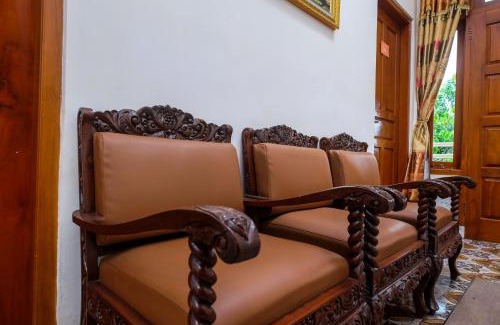 Banjarsari Hotel | RedDoorz Syariah @ Griya Thamrin Manahan Solo